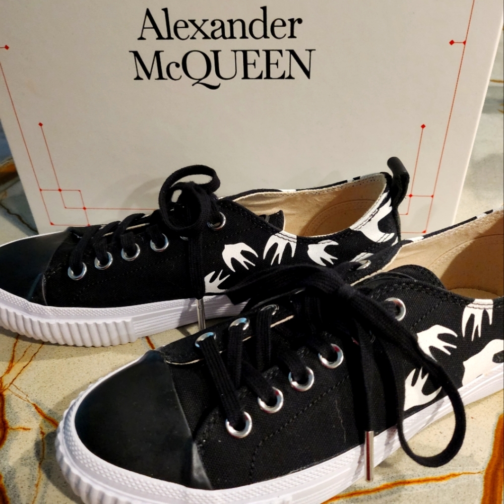NIB Alexander McQueen Canvas Sneaker Womens Size 7